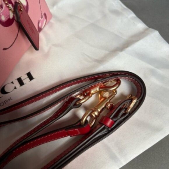 Coach Tote Bag in Pink Leather with Sweet Cherries - Picture 4 of 5